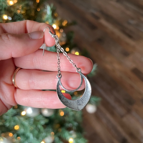 Dangle earrings - Picture 4 of 7